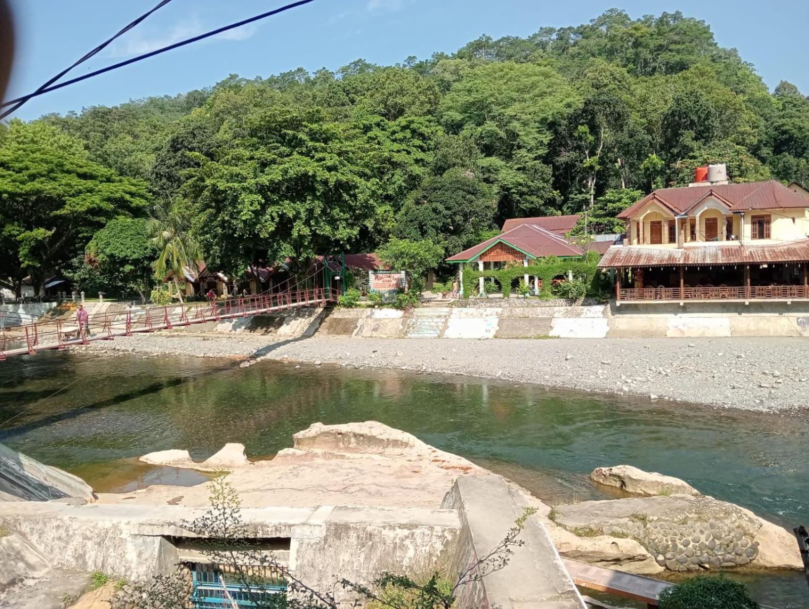 Fun Family Guest House N Jungle Tour Букит Лаванг Екстериор снимка